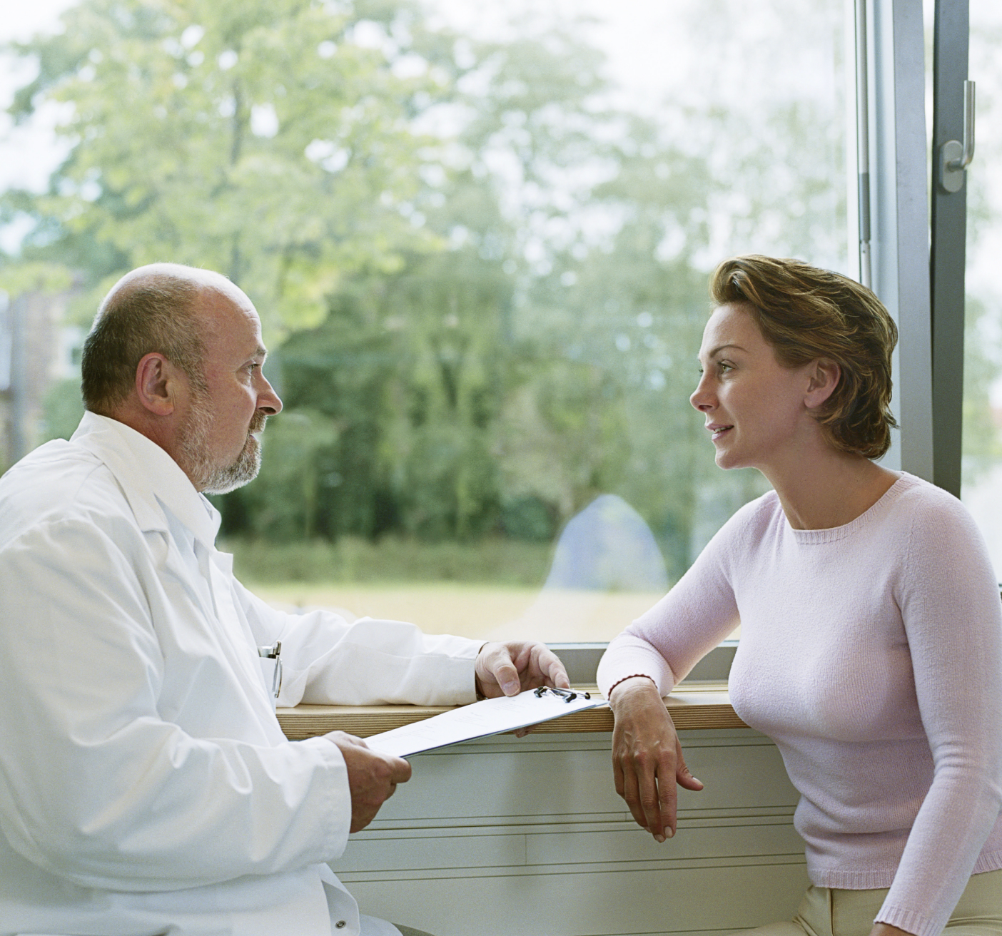 doctor patient conversating